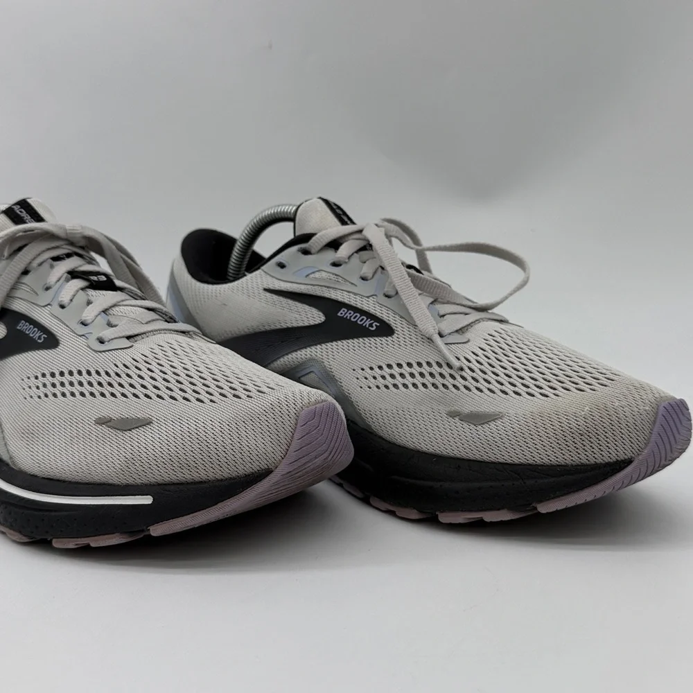 Brooks Adrenaline GTS Men’s Running Shoes in Light Gray and Black - Picture 6 of 16